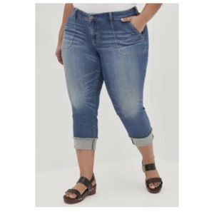 NEW Torrid 22 Crop Boyfriend Straight Vintage Stretch Mid-Rise Jean, Read Info